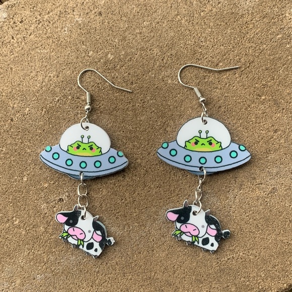 Jewelry - Cow and alien earrings